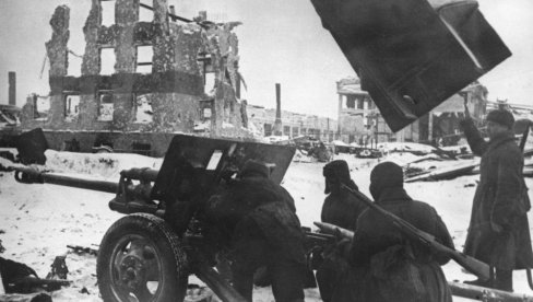 ХЕРОЈИ СТАЉИНГРАДСКЕ БИТКЕ: Револд дечак осветник ХЕРОЈИ СТАЉИНГРАДСКЕ БИТКЕ: Револд дечак осветник