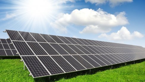 SKORO STOTINU INVESTITORA ČEKA DOZVOLU: Za solarne elektrane veliko interesovanje, ali mreža ograničena SKORO STOTINU INVESTITORA ČEKA DOZVOLU: Za solarne elektrane veliko interesovanje, ali mreža ograničena