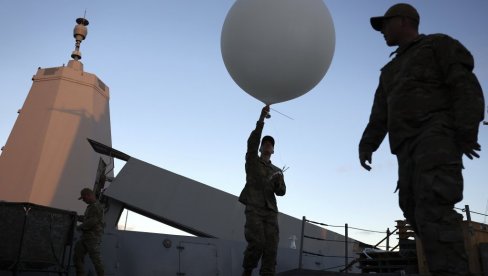 UZBUNA NA NEBU IZNAD AMERIKE: Vojska locirala balon na zapadnom delu zemlje, istraga u toku UZBUNA NA NEBU IZNAD AMERIKE: Vojska locirala balon na zapadnom delu zemlje, istraga u toku
