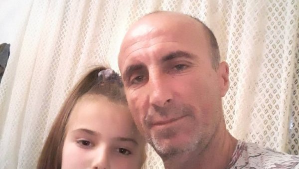 ИМАМ ПЕТОРО ДЕЦЕ, ОСТАЈЕМ НА СВОМ ОГЊИШТУ: Отац рањеног Бобана - Албанци су јутрос наставили са провокацијама ИМАМ ПЕТОРО ДЕЦЕ, ОСТАЈЕМ НА СВОМ ОГЊИШТУ: Отац рањеног Бобана - Албанци су јутрос наставили са провокацијама
