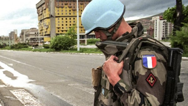 ДВА ПУТА ПОБИЛИ СВОЈЕ ДА БИ НАТО КАЗНИО СРБЕ: У инсценираној експлозији на сарајевској пијаци Маркале страдало 68 грађана овог града ДВА ПУТА ПОБИЛИ СВОЈЕ ДА БИ НАТО КАЗНИО СРБЕ: У инсценираној експлозији на сарајевској пијаци Маркале страдало 68 грађана овог града