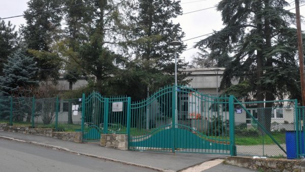 ПРВО РУШЕЊЕ СТАРОГ, ОНДА ЗИДАЊЕ НОВОГ: Издата грађевинска дозвола, почетак радова чека се лепше време ПРВО РУШЕЊЕ СТАРОГ, ОНДА ЗИДАЊЕ НОВОГ: Издата грађевинска дозвола, почетак радова чека се лепше време
