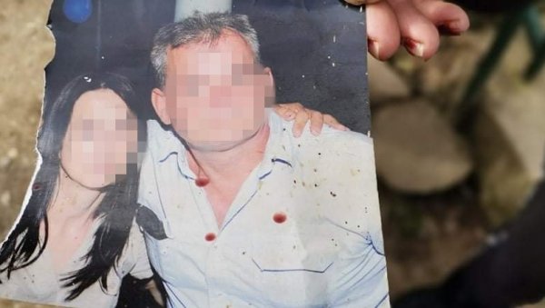 ЗОВИ БРЗО ХИТНУ, ИЗБОЛИ СУ МЕ МАРКО И МИЛИЦА Потресна исповест комшинице код које је мушкарац из Параћина тражио спас од ћерке и сина ЗОВИ БРЗО ХИТНУ, ИЗБОЛИ СУ МЕ МАРКО И МИЛИЦА Потресна исповест комшинице код које је мушкарац из Параћина тражио спас од ћерке и сина
