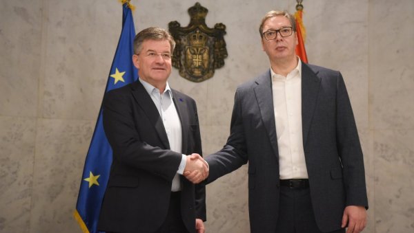 НОРМАЛИЗАЦИЈА ОДНОСА И ЖИВОТА НА КиМ НЕМОГУЋА БЕЗ ЗСО: Вучић са Лајчаком о притисцима и самовољи Приштине НОРМАЛИЗАЦИЈА ОДНОСА И ЖИВОТА НА КиМ НЕМОГУЋА БЕЗ ЗСО: Вучић са Лајчаком о притисцима и самовољи Приштине