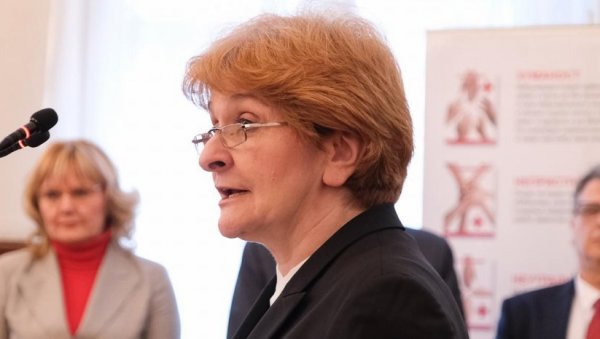 БУДИТЕ ХУМАНИ КАО ШТО ЈЕ БИЛА СРБИЈА: Министарка Грујичић честитала велики дан Црвеном крсту Србије (ФОТО) БУДИТЕ ХУМАНИ КАО ШТО ЈЕ БИЛА СРБИЈА: Министарка Грујичић честитала велики дан Црвеном крсту Србије (ФОТО)