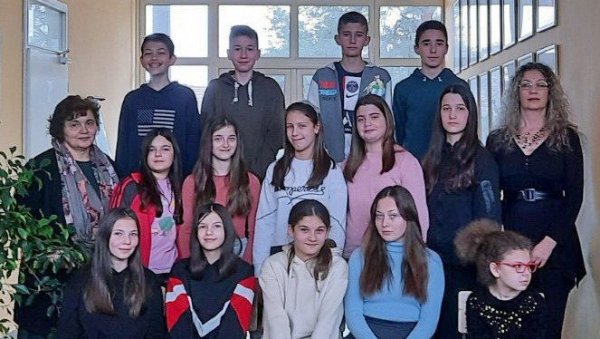 ПРИЗНАЊА РАЗИГРАНОМ ПЕРУ: Додела награда најуспешнијима на литерарном конкурсу у Лајковцу ПРИЗНАЊА РАЗИГРАНОМ ПЕРУ: Додела награда најуспешнијима на литерарном конкурсу у Лајковцу
