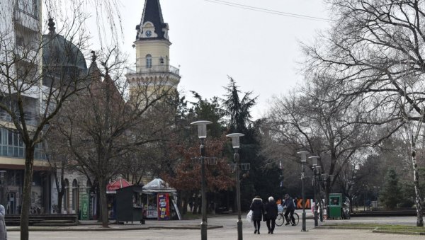 ЛЕД СИЈАЛИЦЕ ЧУВАЈУ БУЏЕТ: Кикинда уштедела са новом јавном расветом ЛЕД СИЈАЛИЦЕ ЧУВАЈУ БУЏЕТ: Кикинда уштедела са новом јавном расветом