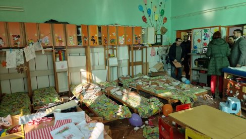 POSLE OBRUŠAVANJA PLAFONA U VRTIĆU U INĐIJI: Bolje izgraditi novo obdanište, nego obnavljati POSLE OBRUŠAVANJA PLAFONA U VRTIĆU U INĐIJI: Bolje izgraditi novo obdanište, nego obnavljati