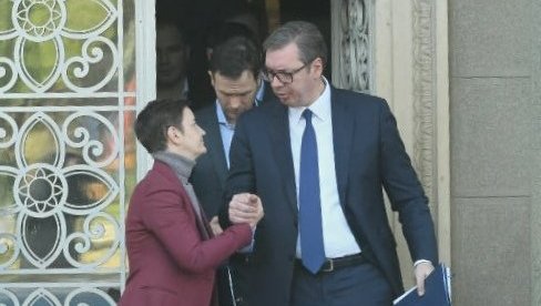 ZAVRŠEN SASTANAK: Premijerka i ministri iz redova SNS napustili Predsedništvo nakon razgovora sa Vučićem (FOTO/VIDEO)