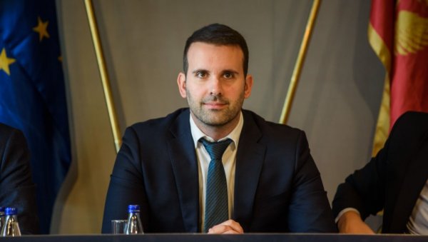 ДРЖАВЉАНСТВА МАНДИЋА И СПАЈИЋА НА СКЕНЕРУ: Узаврело у Црној Гори и пре почетка кампање за председничке изборе ДРЖАВЉАНСТВА МАНДИЋА И СПАЈИЋА НА СКЕНЕРУ: Узаврело у Црној Гори и пре почетка кампање за председничке изборе