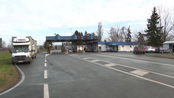 СЕДАМ ТРАКА НА УЛАЗУ У СРБИЈУ: Све спремно за проширење граничног прелаза Бачки Брег - Сантово СЕДАМ ТРАКА НА УЛАЗУ У СРБИЈУ: Све спремно за проширење граничног прелаза Бачки Брег - Сантово