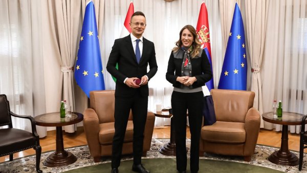 ЕНЕРГЕТСКА КРИЗА ОЈАЧАЛА ПАРТНЕРСКЕ ОДНОСЕ: Стратешка сарадња Србије и Мађарске ЕНЕРГЕТСКА КРИЗА ОЈАЧАЛА ПАРТНЕРСКЕ ОДНОСЕ: Стратешка сарадња Србије и Мађарске