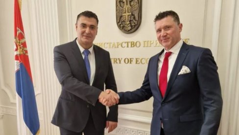 SPREMAN SAM DA INVESTIRAM 2 MILIJARDE EVRA U SRBIJU: Basta sa Klapasonom o investicijama u našu zemlju SPREMAN SAM DA INVESTIRAM 2 MILIJARDE EVRA U SRBIJU: Basta sa Klapasonom o investicijama u našu zemlju