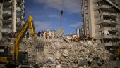 ЗАРОБЉЕНИМА У РУШЕВИНАМА ОТКУЦАВА ВРЕМЕ: Српски ватрогасци-спасиоци у екстремним условима трагају за преживелима у Турској