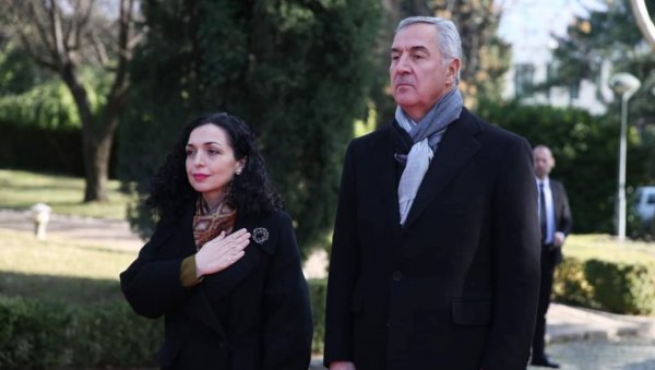 ДА СЕ НЕ ЗАВАРАВАМО, ТО ЈЕ У ИНТЕРСУ СВИХ НАС Ђукановић свим силама подржава тзв. Косово за кандидатуру у ЕУ (ФОТО) ДА СЕ НЕ ЗАВАРАВАМО, ТО ЈЕ У ИНТЕРСУ СВИХ НАС Ђукановић свим силама подржава тзв. Косово за кандидатуру у ЕУ (ФОТО)