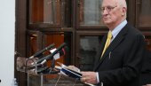 ВЕЧЕ МАТИЈЕ БЕЋКОВИЋА У УКС: Песник надахнуто говорио своје стихове, уз осврте на српску духовност