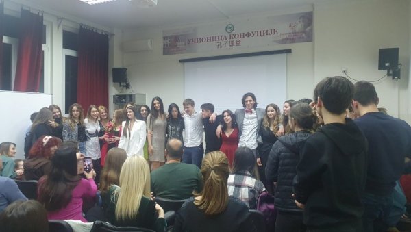 КО СУ ТВОЈИ ЈУНАЦИ? Фотографије и филмови ђака Филолошке гимназије КО СУ ТВОЈИ ЈУНАЦИ? Фотографије и филмови ђака Филолошке гимназије