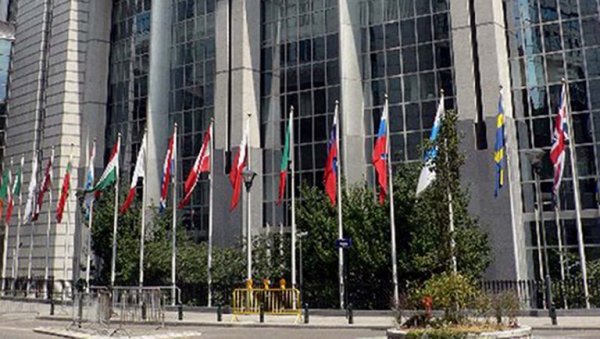 ОГЛАСИО СЕ БИЛЧИК: Европски парламент усвојио резолуцију о дијалогу Београда и Приштине ОГЛАСИО СЕ БИЛЧИК: Европски парламент усвојио резолуцију о дијалогу Београда и Приштине