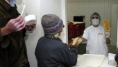 БЕЗ ЛИСТИ ЧЕКАЊА, ДОСТАВА СТАРИМА: Оброке из Народне кухиње једе 450 Врањанаца БЕЗ ЛИСТИ ЧЕКАЊА, ДОСТАВА СТАРИМА: Оброке из Народне кухиње једе 450 Врањанаца