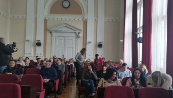 СИНДИКАТ УПРАВЕ СРБИЈЕ: Очекују преговоре око повећања плата у фебруару СИНДИКАТ УПРАВЕ СРБИЈЕ: Очекују преговоре око повећања плата у фебруару