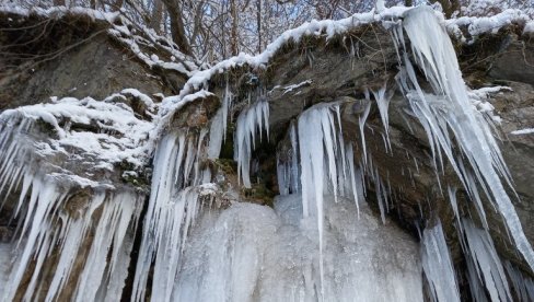(МАПЕ) СИБИР СТИЖЕ У СРБИЈУ Овако нешто није виђено 30 година: Арктички талас удара за Нову годину