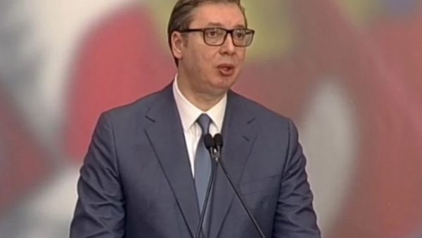 ВУЧИЋ НАЈАВИО ЛЕПЕ ВЕСТИ ЗА ПЕНЗИОНЕРЕ: Какве ће све бенефиције најстарији имати са пензионерском картицом (ФОТО) ВУЧИЋ НАЈАВИО ЛЕПЕ ВЕСТИ ЗА ПЕНЗИОНЕРЕ: Какве ће све бенефиције најстарији имати са пензионерском картицом (ФОТО)