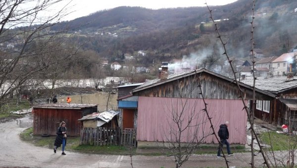 ПОМОЋ ГРАЂАНИМА КОЈИ СУ ПРЕТПЕЛИ ШТЕТУ ОД ПОПЛАВА: Општина Прибој определила скоро 2,5 милиона динара ПОМОЋ ГРАЂАНИМА КОЈИ СУ ПРЕТПЕЛИ ШТЕТУ ОД ПОПЛАВА: Општина Прибој определила скоро 2,5 милиона динара