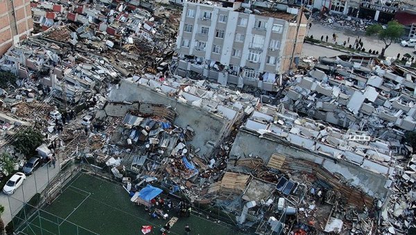 БИО САМ У ЗГРАДИ... ТИХ 17 СПРАТОВА ЈЕ САДА ПРАХ! Интервју из пакла: Преживео је земљотрес у Турској, а свету има да поручи само једно
