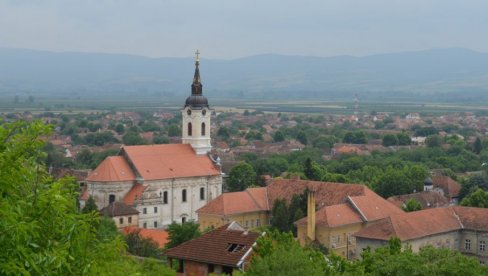 ОПРЕЗ ЗА ПЧЕЛАРЕ У БЕЛОЈ ЦРКВИ: У четвртак третирање комараца, заштитите своје кошнице ОПРЕЗ ЗА ПЧЕЛАРЕ У БЕЛОЈ ЦРКВИ: У четвртак третирање комараца, заштитите своје кошнице