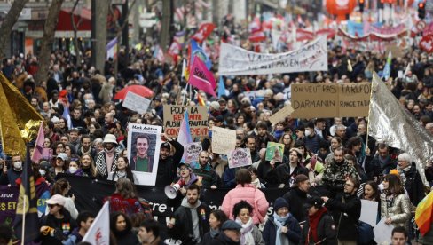 NOVE MANIFESTACIJE U ČETVRTAK U FRANCUSKOJ: Demonstranti ne odustaju NOVE MANIFESTACIJE U ČETVRTAK U FRANCUSKOJ: Demonstranti ne odustaju