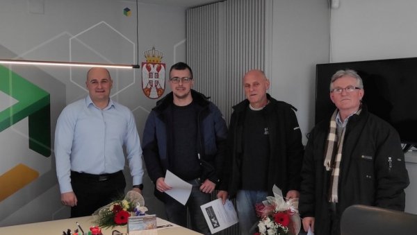 ПРВЕ БЕБЕ ШТЕДЕ РАЧУНЕ: Ослобођени плаћања комуналних рачуна у Врбасу ПРВЕ БЕБЕ ШТЕДЕ РАЧУНЕ: Ослобођени плаћања комуналних рачуна у Врбасу