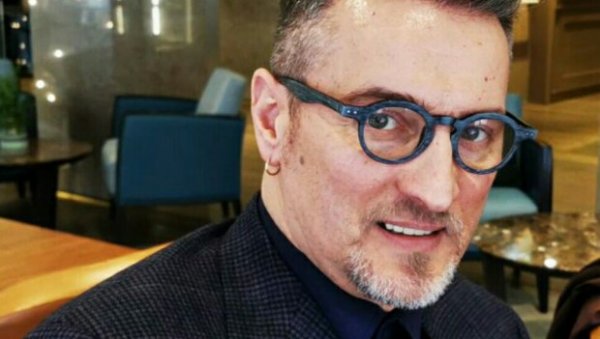 НАГРАДА „ДУШАН ВАСИЉЕВ” ПОНОВО НА РАВНЕ ЧАСТИ: Деле је  Гордана Ђилас и  Зоран Богнар