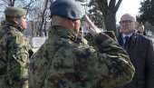 ВУЧЕВИЋ: До 14 часова биће потпуно распоређене формације војске дуж административне линије