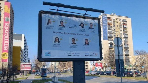 ОДЛИКАШИ, ДА СЕ ЗНА : Фотографије најбољих 70 ученика новосадских школа на билбордима у граду ОДЛИКАШИ, ДА СЕ ЗНА : Фотографије најбољих 70 ученика новосадских школа на билбордима у граду