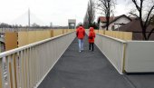 PRORADILA PASARELA KOD ADE: Posle tri godine prolaz nadvožnjakom Radnička-Paštrovićeva PRORADILA PASARELA KOD ADE: Posle tri godine prolaz nadvožnjakom Radnička-Paštrovićeva