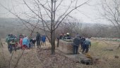 ВАТРОГАСЦИ ГА СПАСЛИ Упао у бунар дубок 26 метара у селу код Смедеревске Паланке ВАТРОГАСЦИ ГА СПАСЛИ Упао у бунар дубок 26 метара у селу код Смедеревске Паланке