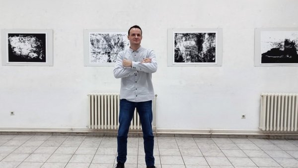 „ДЕКОМПРЕСИЈА“ ПРЕД ПУБЛИКОМ: Изложба у галерији КЦ Рибница у Краљеву „ДЕКОМПРЕСИЈА“ ПРЕД ПУБЛИКОМ: Изложба у галерији КЦ Рибница у Краљеву