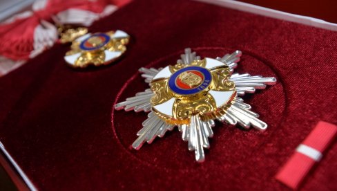 SVEČANO U PREDSEDNIŠTVU: Vučić uručio sretenjska odlikovanja (FOTO) SVEČANO U PREDSEDNIŠTVU: Vučić uručio sretenjska odlikovanja (FOTO)