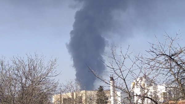 ВЕЛИКИ ПОЖАР У ГАЛЕНИЦИ Ватра гута све пред собом ВЕЛИКИ ПОЖАР У ГАЛЕНИЦИ Ватра гута све пред собом