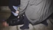 NASILNIK SA ČUKARICE HAPŠEN SA VELJOM NEVOLJOM: Pretukao ženu, pa braću jurio pištoljem NASILNIK SA ČUKARICE HAPŠEN SA VELJOM NEVOLJOM: Pretukao ženu, pa braću jurio pištoljem