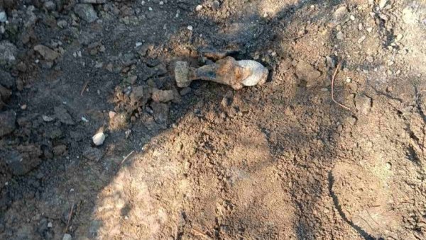 НОВОСТИ САЗНАЈУ: Радници пронашли минобацачку гранату у Волгиној улици НОВОСТИ САЗНАЈУ: Радници пронашли минобацачку гранату у Волгиној улици