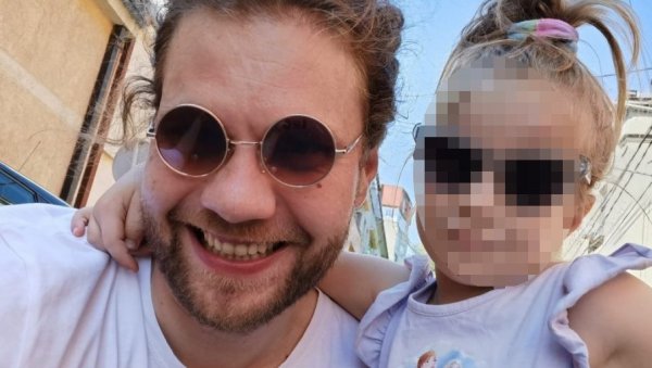 “НОВОСТИ” САЗНАЈУ: Отац и ћеркица (6) се искључили на наплатној рампи Марковац - полиција их тражи од поноћи “НОВОСТИ” САЗНАЈУ: Отац и ћеркица (6) се искључили на наплатној рампи Марковац - полиција их тражи од поноћи