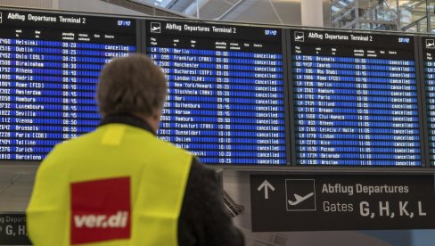 DRAMA NA AERODROMIMA ŠIROM NEMAČKE: Pali kompjuterski sitemi, nije moguć ulazak u zemlju van šengenskog prostora DRAMA NA AERODROMIMA ŠIROM NEMAČKE: Pali kompjuterski sitemi, nije moguć ulazak u zemlju van šengenskog prostora