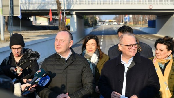 БРЗИ ВОЗ У СУБОТИЦИ КРАЈЕМ ИДУЋЕ ГОДИНЕ: Весић и Ђурић на траси брзе пруге код Новог Сада БРЗИ ВОЗ У СУБОТИЦИ КРАЈЕМ ИДУЋЕ ГОДИНЕ: Весић и Ђурић на траси брзе пруге код Новог Сада