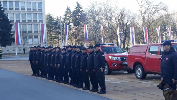 СВЕЧАНИ ДОЧЕК ЗА СРПСКЕ ХЕРОЈЕ У ПАЛАТИ СРБИЈА: Наши ватрогасци-спасиоци се вратили из Турске (ФОТО/ВИДЕО) СВЕЧАНИ ДОЧЕК ЗА СРПСКЕ ХЕРОЈЕ У ПАЛАТИ СРБИЈА: Наши ватрогасци-спасиоци се вратили из Турске (ФОТО/ВИДЕО)