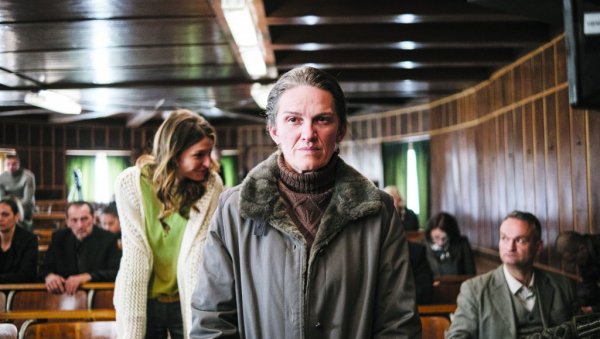ЉУБАВ ЈЕ ОБАВЕЗА И ЈЕДИНА НАША СРЕЋА: Дубравка Дракић о улогама у серијама Пад и Дуг мору, животу, ширини глумачког игралишта... ЉУБАВ ЈЕ ОБАВЕЗА И ЈЕДИНА НАША СРЕЋА: Дубравка Дракић о улогама у серијама Пад и Дуг мору, животу, ширини глумачког игралишта...