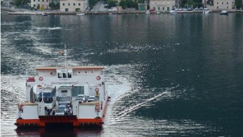 PREKO ZALIVA PO ZIMSKOM REDU VOŽNJE: Proređeni polasci trajekata PREKO ZALIVA PO ZIMSKOM REDU VOŽNJE: Proređeni polasci trajekata