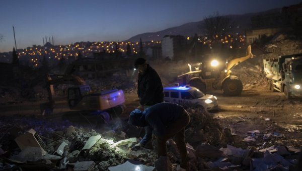 ОСИМ ШТО СУ УБИЛИ ВИШЕ ОД 50 ХИЉАДА ЉУДИ: Земљотреси изазвали материјалну штету од око 5,1 милијарде долара у Сирији ОСИМ ШТО СУ УБИЛИ ВИШЕ ОД 50 ХИЉАДА ЉУДИ: Земљотреси изазвали материјалну штету од око 5,1 милијарде долара у Сирији