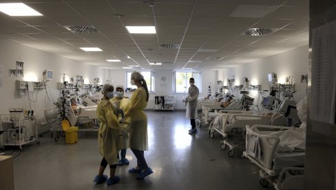 DA LI ĆE SE U KOVID-BOLNICAMA NEGOVATI I NAJTEŽI BOLESNICI: U nedeljnim Novostima o objektima u Batajnici, Kruševcu, Novom Sadu DA LI ĆE SE U KOVID-BOLNICAMA NEGOVATI I NAJTEŽI BOLESNICI: U nedeljnim Novostima o objektima u Batajnici, Kruševcu, Novom Sadu