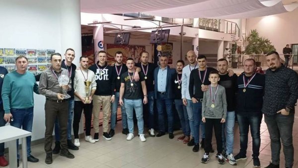 ИГРАЧ ТУРНИРА МИЛАН ВЕЉКОВИЋ: У Параћину проглашени најбољи на Првенству у малом фудбалу ИГРАЧ ТУРНИРА МИЛАН ВЕЉКОВИЋ: У Параћину проглашени најбољи на Првенству у малом фудбалу